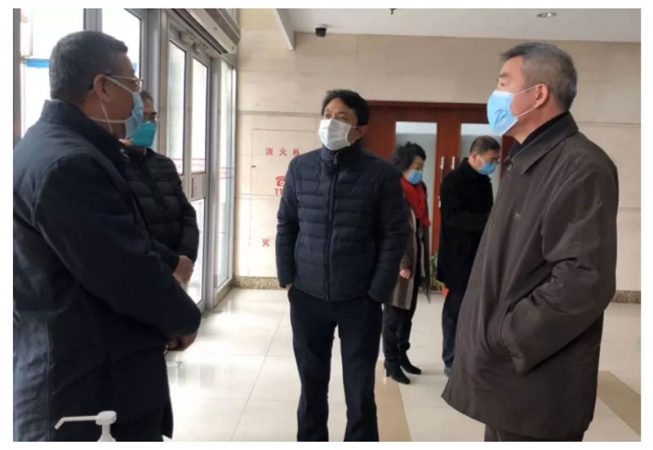 Leaders of the Municipal Education Commission come to our university to supervise the prevention and control of the epidemic situation
